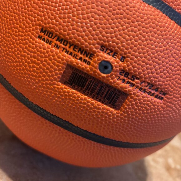 Nike Elite Championship Basketball - Picture 2 of 2